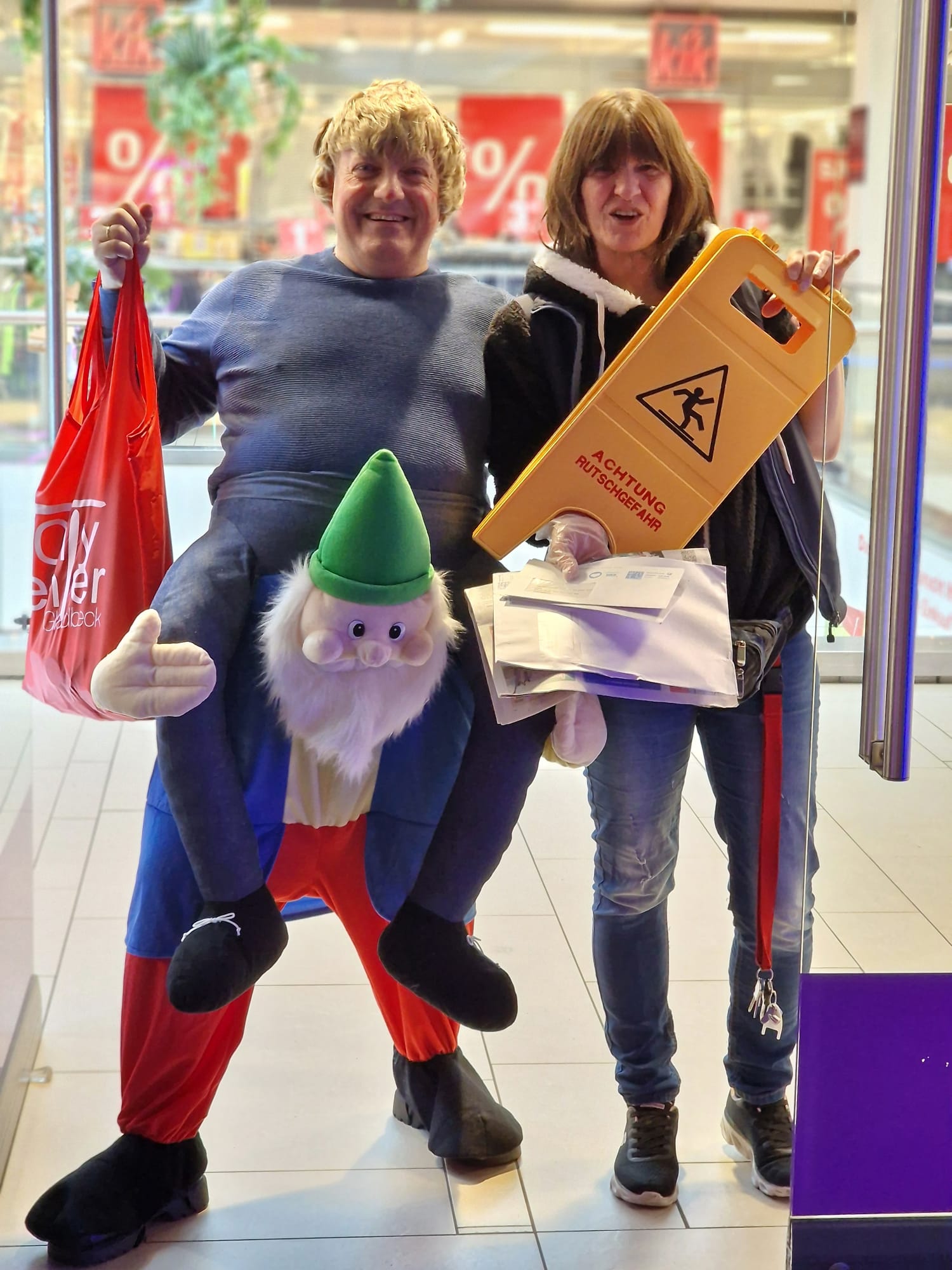 Alfonso aus Bottrop bringt Spaß ins City Center: Auftritt mit lustigem Maskottchen